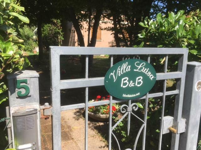 B&B Villa Luisa เรจโจเอมิเลีย ภายนอก รูปภาพ