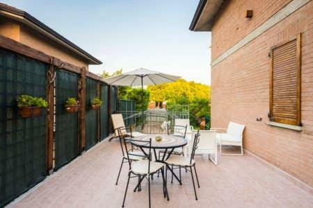B&B Villa Luisa เรจโจเอมิเลีย ภายนอก รูปภาพ