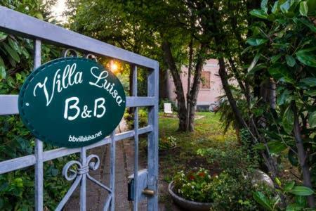 B&B Villa Luisa เรจโจเอมิเลีย ภายนอก รูปภาพ